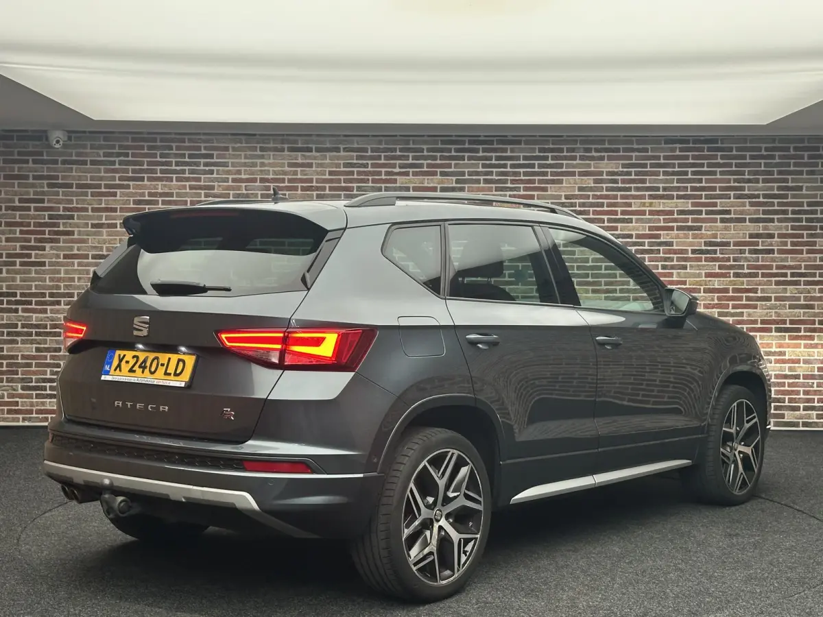 1.5 TSI FR Business Intense Black PANO BEATS AUDIO