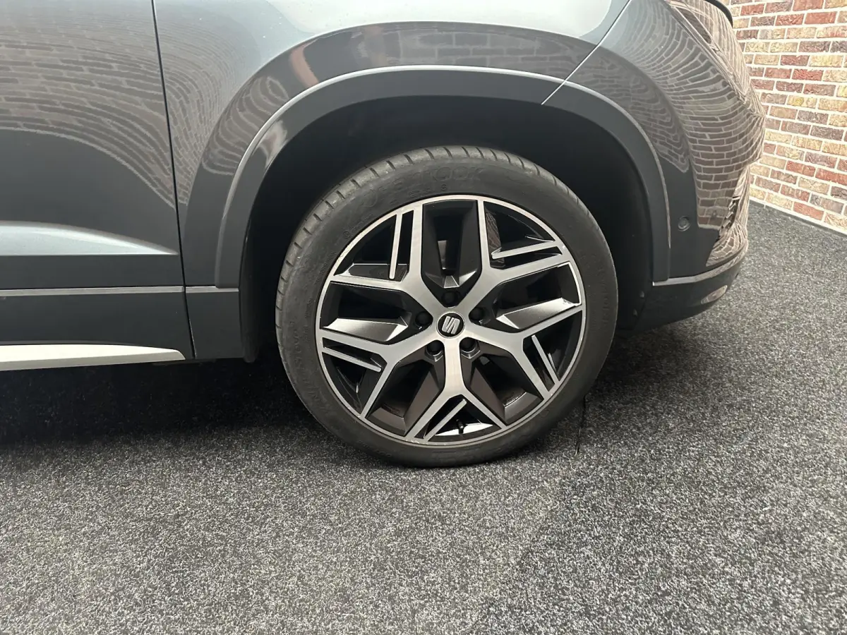 1.5 TSI FR Business Intense Black PANO BEATS AUDIO
