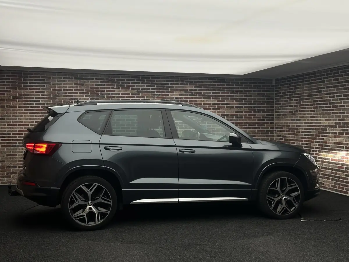 1.5 TSI FR Business Intense Black PANO BEATS AUDIO