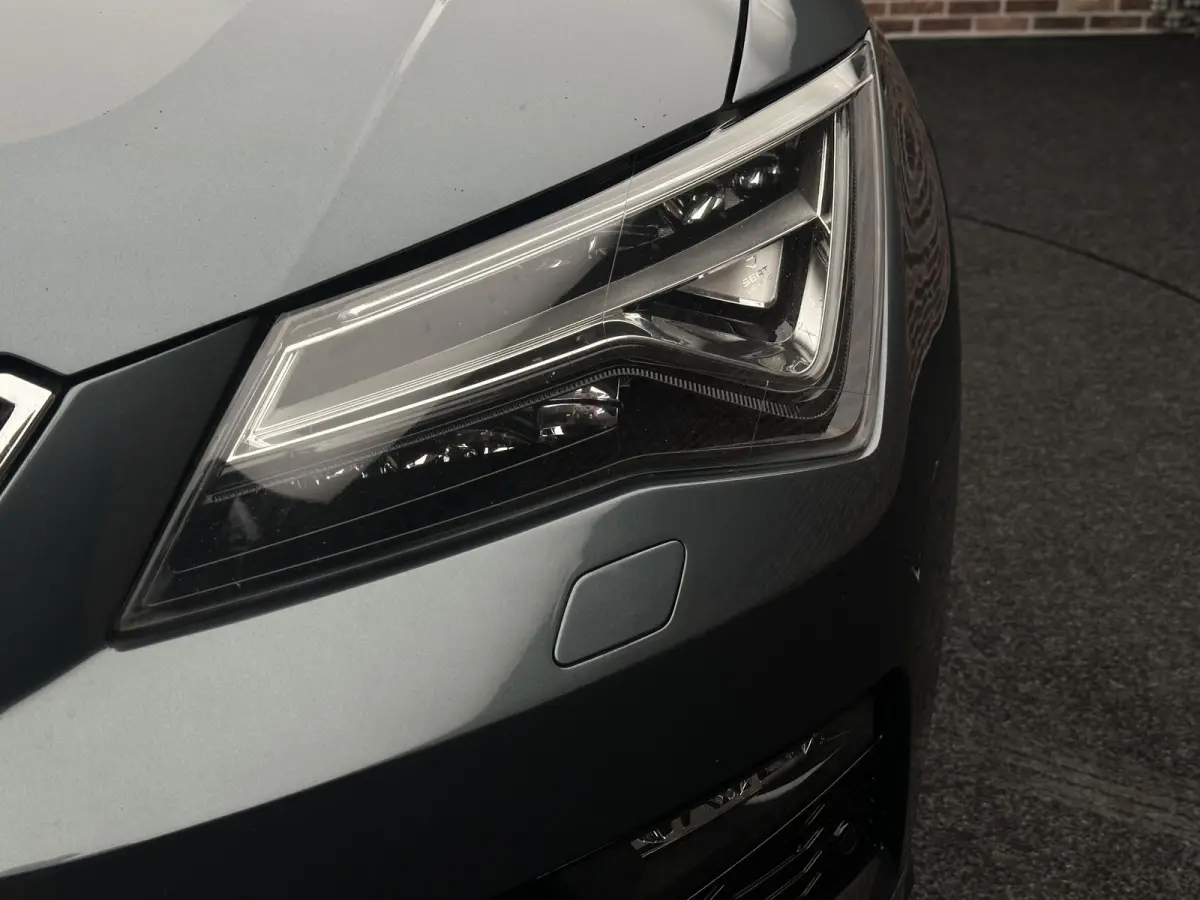 1.5 TSI FR Business Intense Black PANO BEATS AUDIO