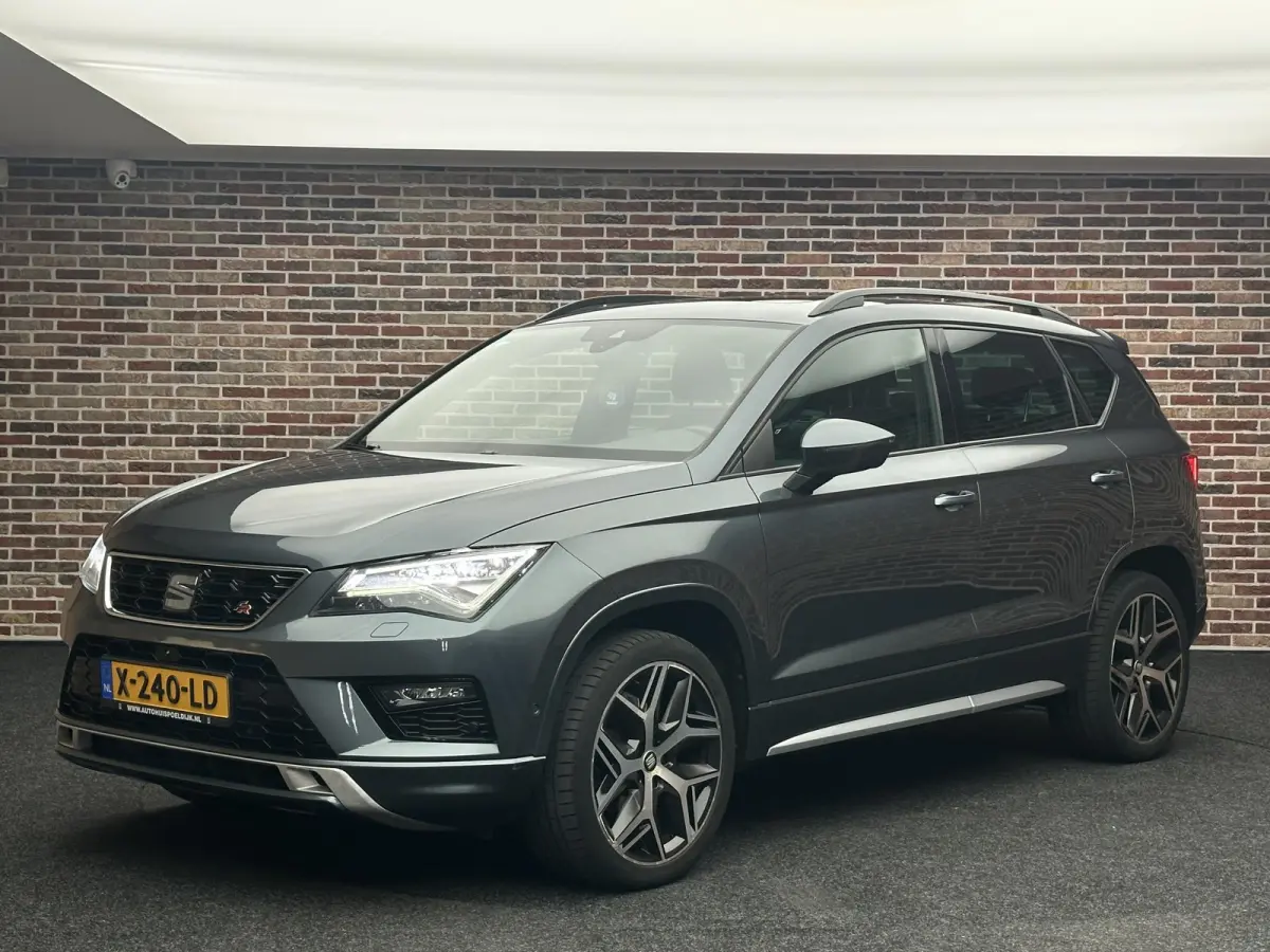 1.5 TSI FR Business Intense Black PANO BEATS AUDIO
