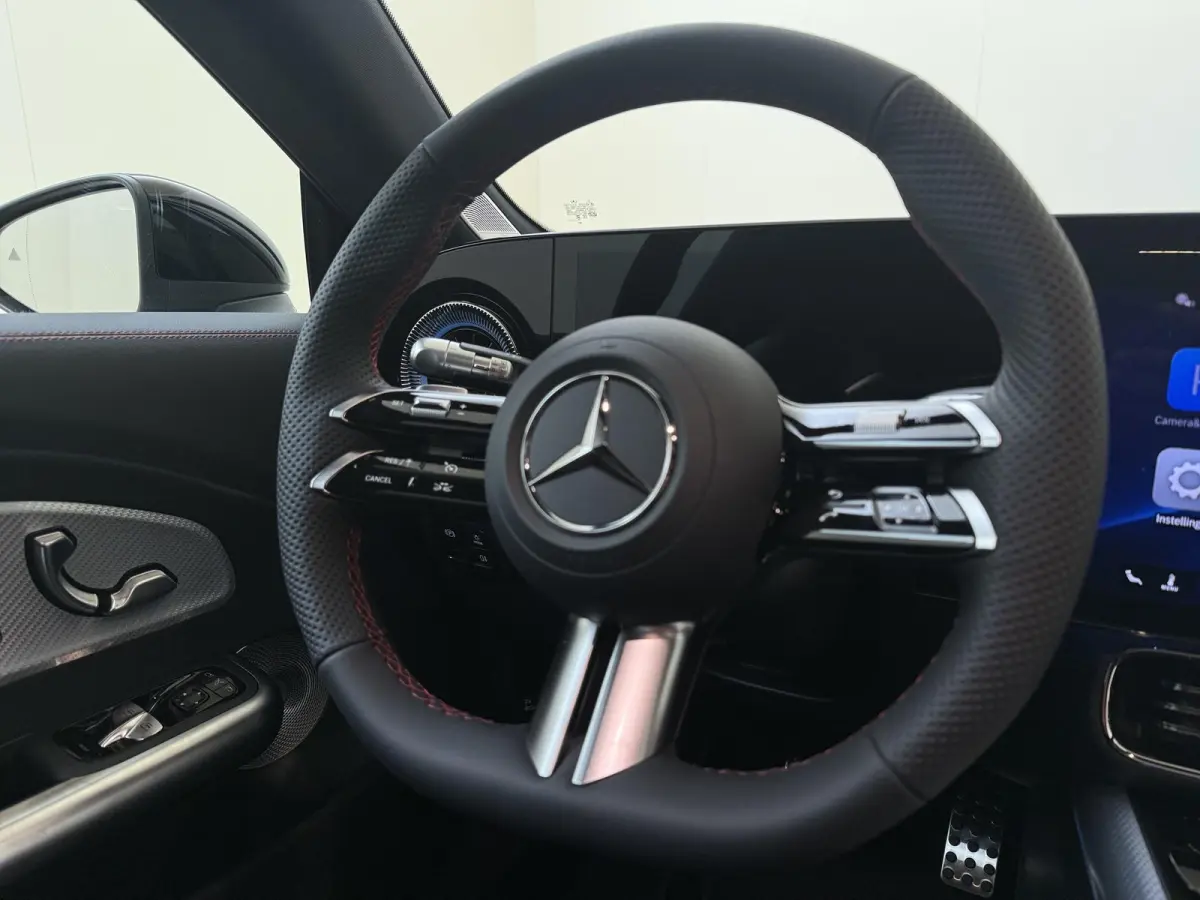 200 Business Solution AMG-Line Plus / Burmester / Memory-Stoelen / Superscreen / Headup-Display /