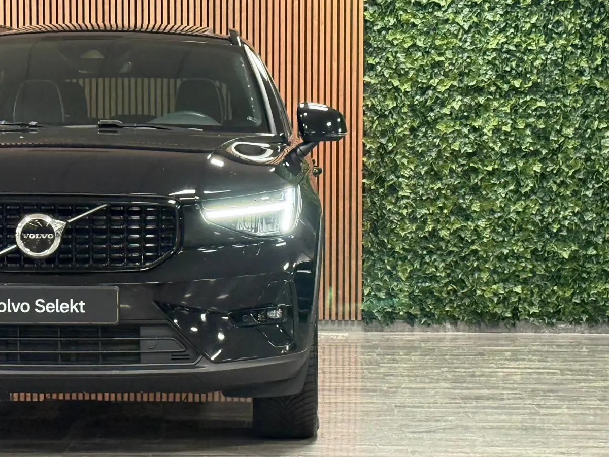T5 Ultimate Dark | Trekhaak | Schuifdak | Harman Kardon | Parkeercamera | All Season banden | Adaptieve Cruise Control | Pilot Assist | BLIS Dode Hoek Detectie | Bestuurdersstoel elektrisch 