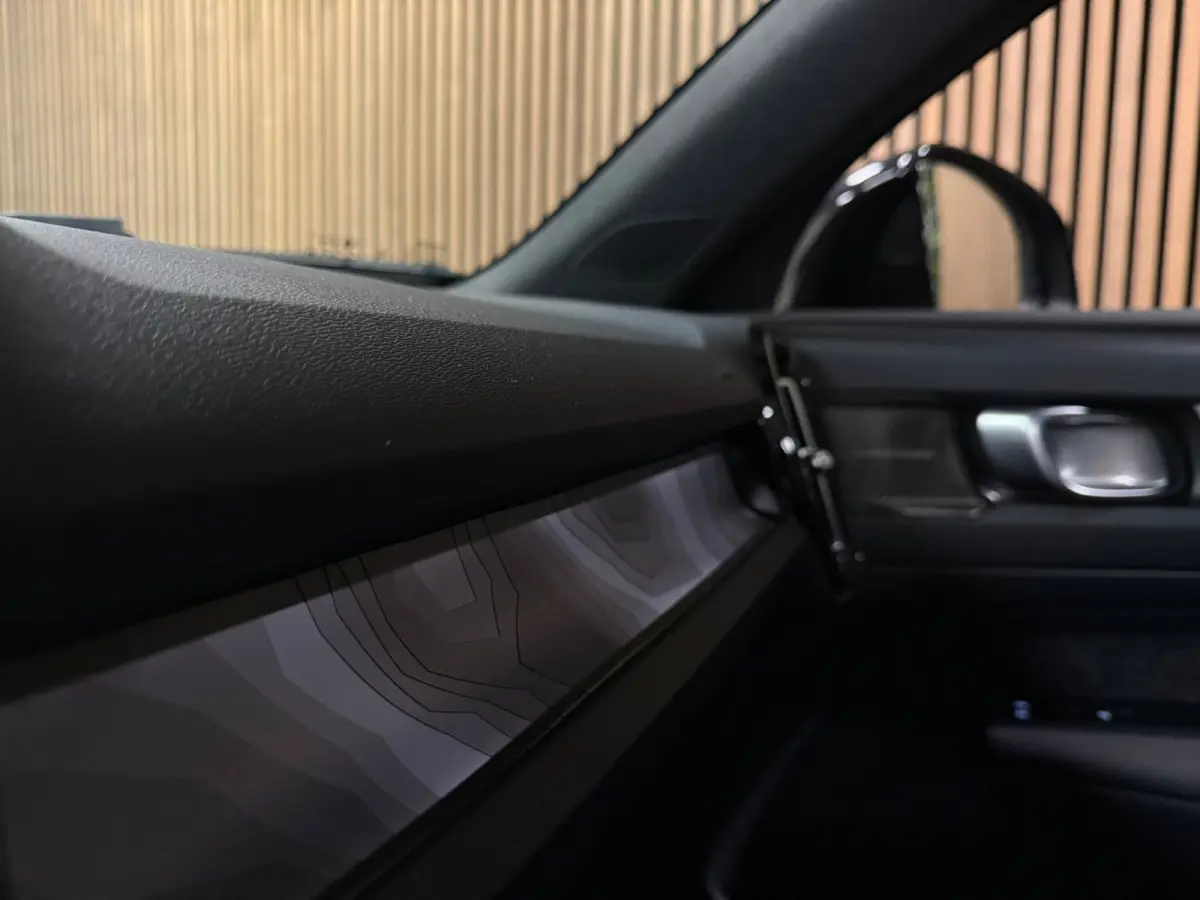 T5 Ultimate Dark | Trekhaak | Schuifdak | Harman Kardon | Parkeercamera | All Season banden | Adaptieve Cruise Control | Pilot Assist | BLIS Dode Hoek Detectie | Bestuurdersstoel elektrisch 
