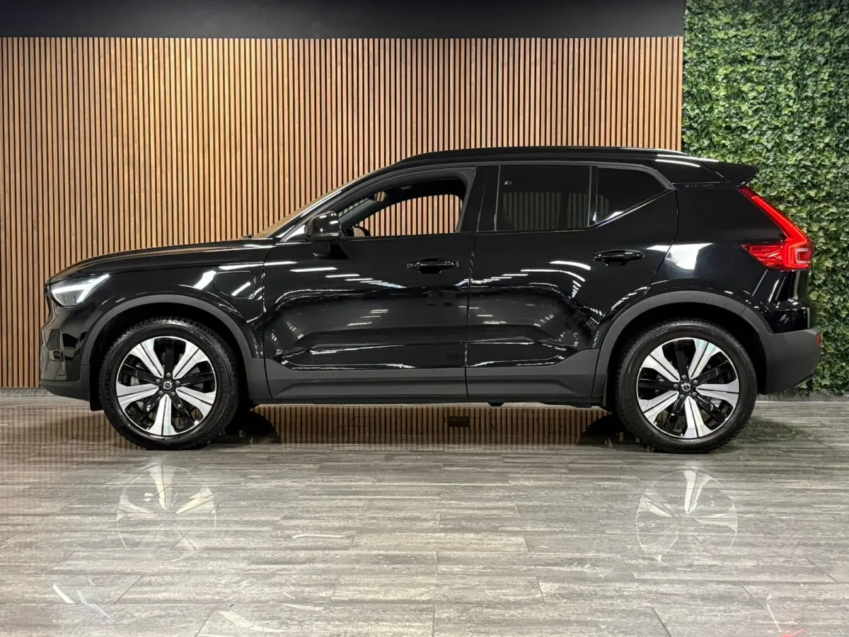 T5 Ultimate Dark | Trekhaak | Schuifdak | Harman Kardon | Parkeercamera | All Season banden | Adaptieve Cruise Control | Pilot Assist | BLIS Dode Hoek Detectie | Bestuurdersstoel elektrisch 