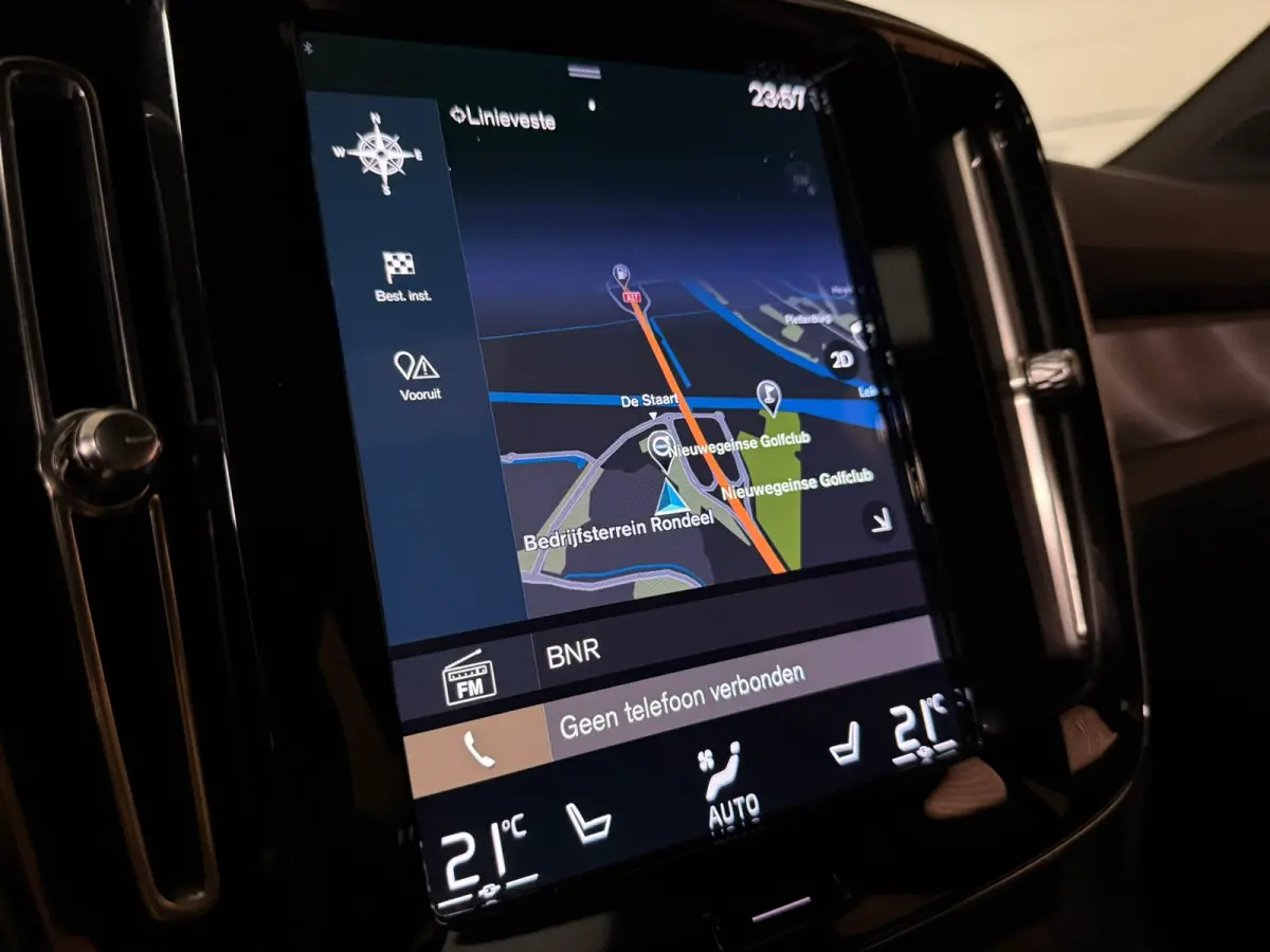 T5 Ultimate Dark | Trekhaak | Schuifdak | Harman Kardon | Parkeercamera | All Season banden | Adaptieve Cruise Control | Pilot Assist | BLIS Dode Hoek Detectie | Bestuurdersstoel elektrisch 
