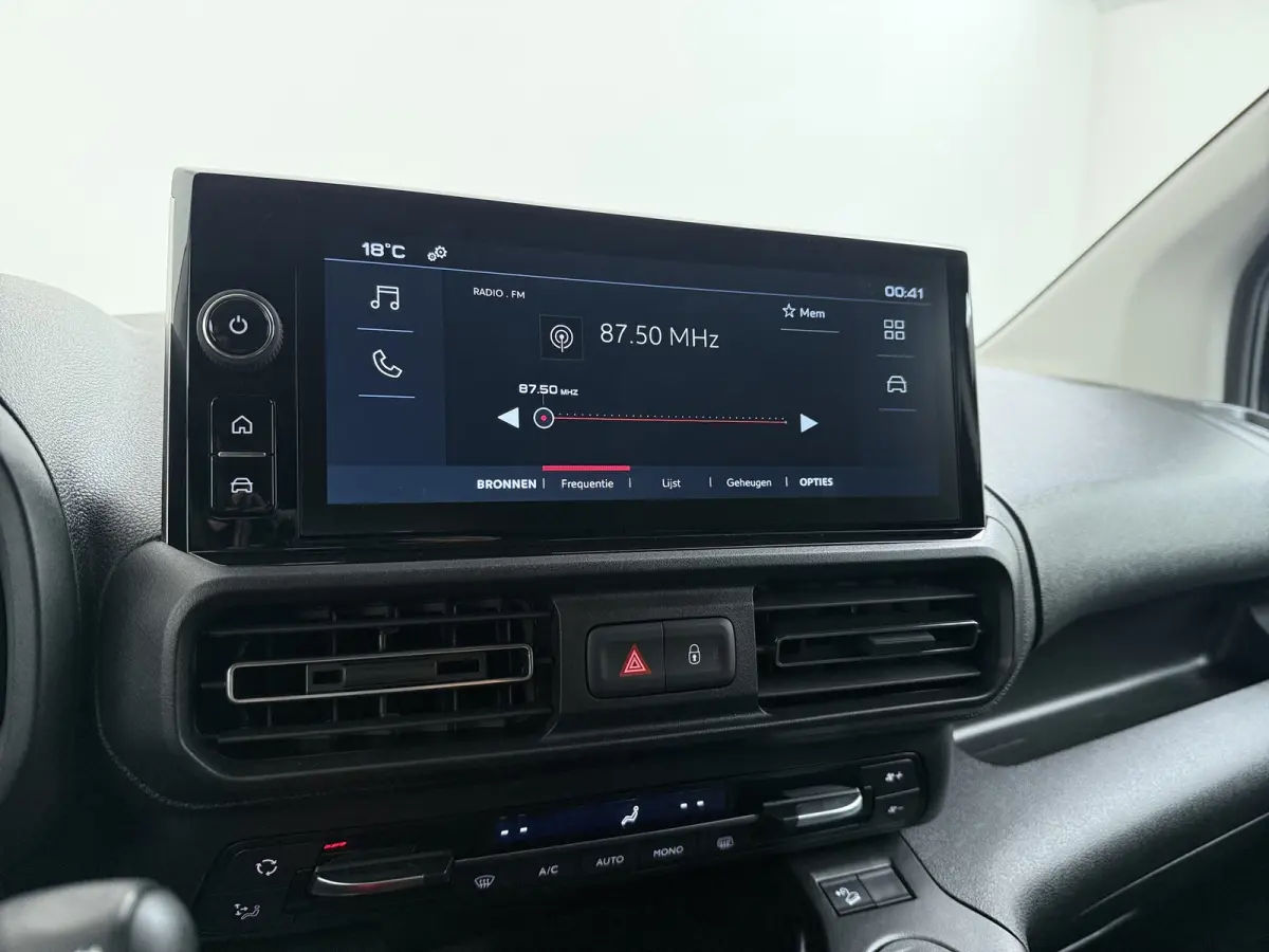 1.5 BlueHDi 130 S&S L2 | Achteruitrijcamera met 180° Area view | Airconditioning | Centrale vergrendeling met Afstandsbediening