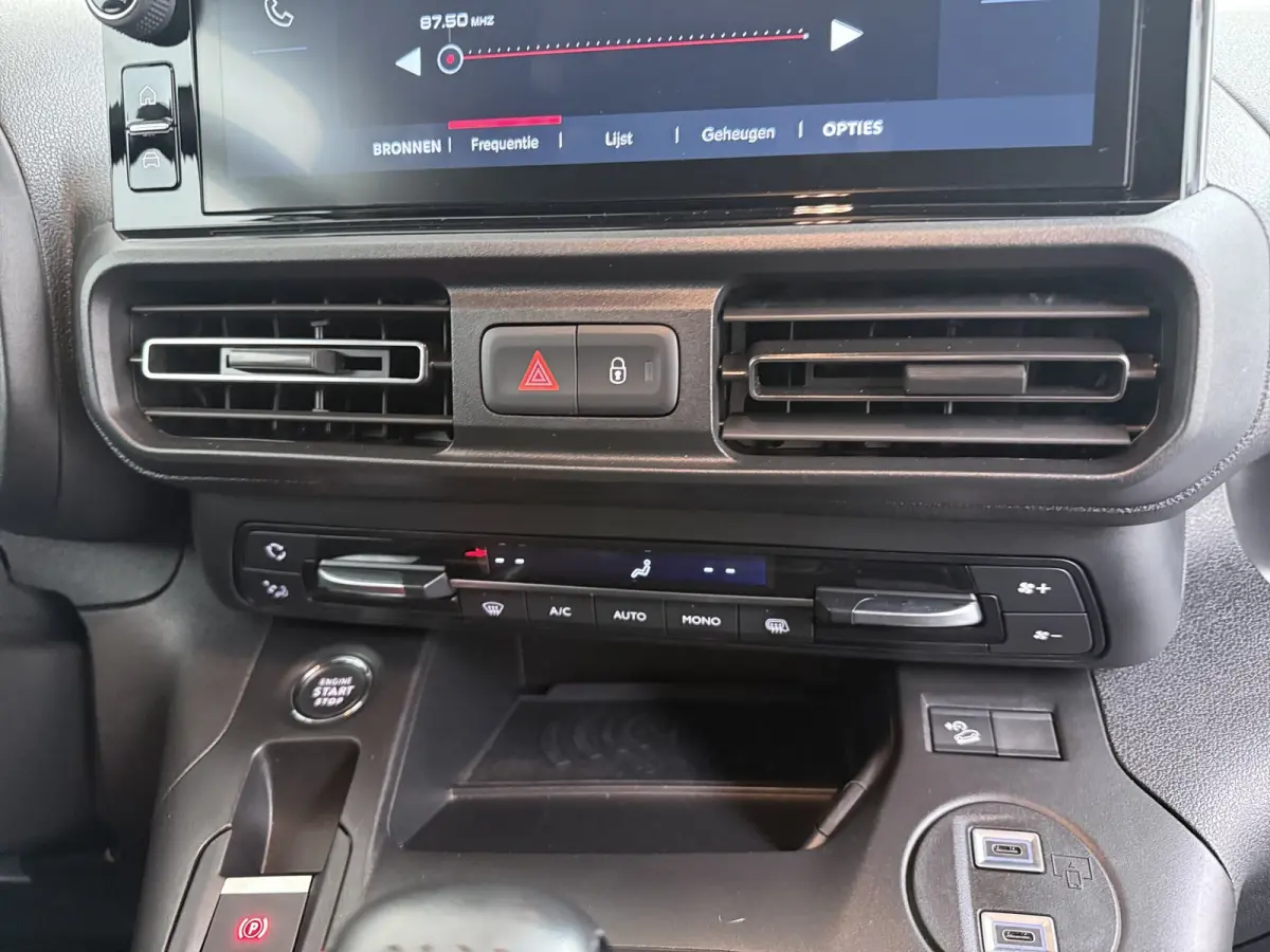 1.5 BlueHDi 130 S&S L2 | Achteruitrijcamera met 180° Area view | Airconditioning | Centrale vergrendeling met Afstandsbediening