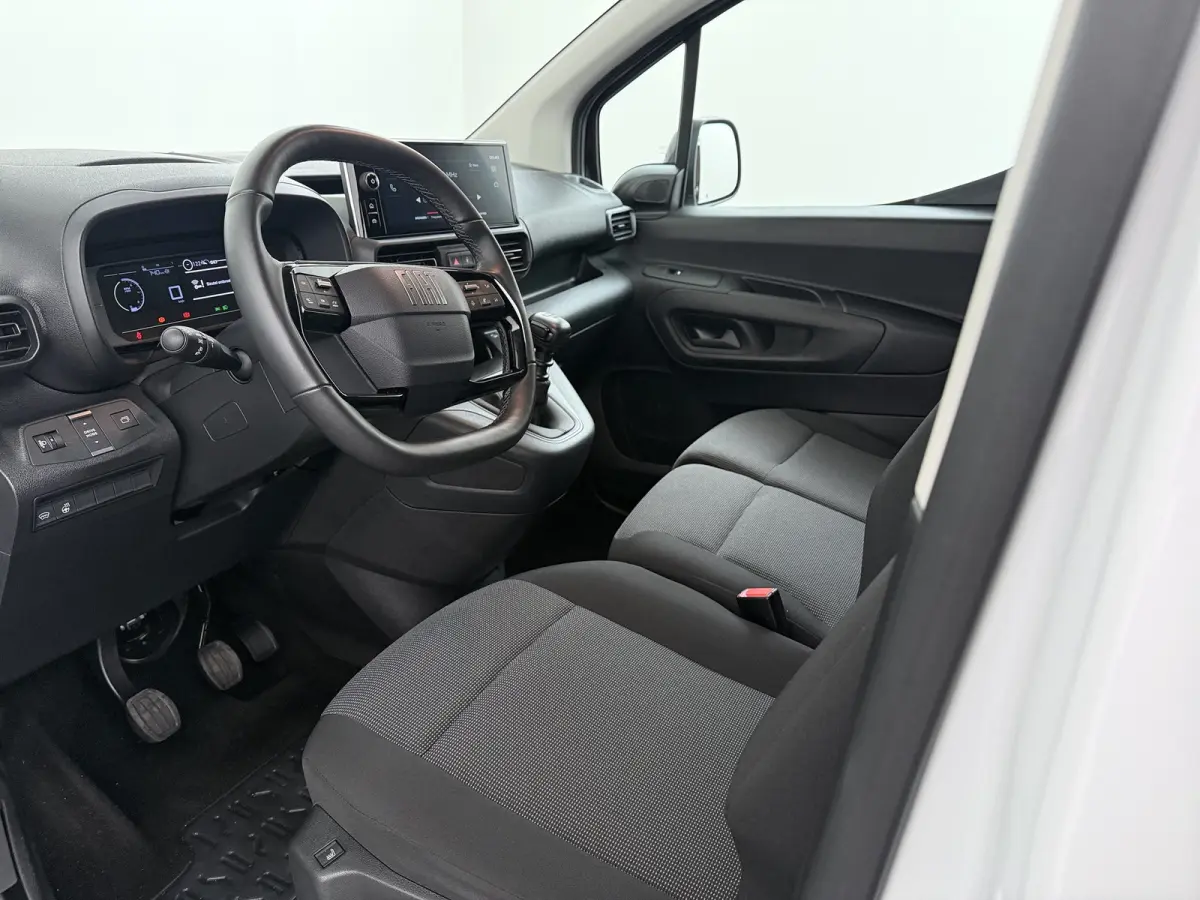 1.5 BlueHDi 130 S&S L2 | Achteruitrijcamera met 180° Area view | Airconditioning | Centrale vergrendeling met Afstandsbediening