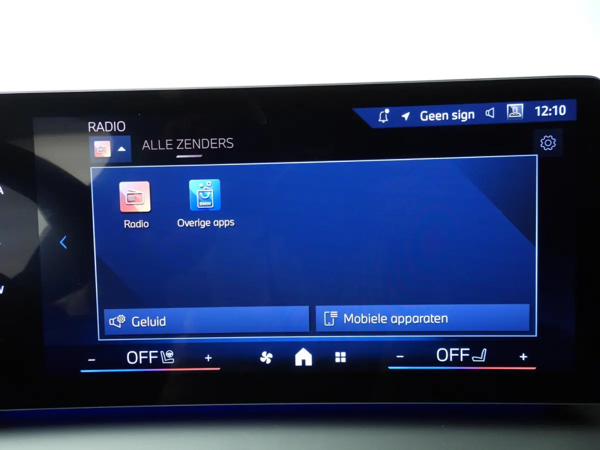5-deurs 120 | M-Sportpakket | LED | HUD | Active cruise | Panoramadak | Sportstoelen | Stoelverwarming | DAB | Harman-kardon sound | Alu 19 inch