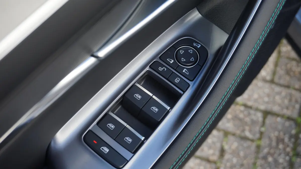 1.5 DM-i FWD Boost PHEV