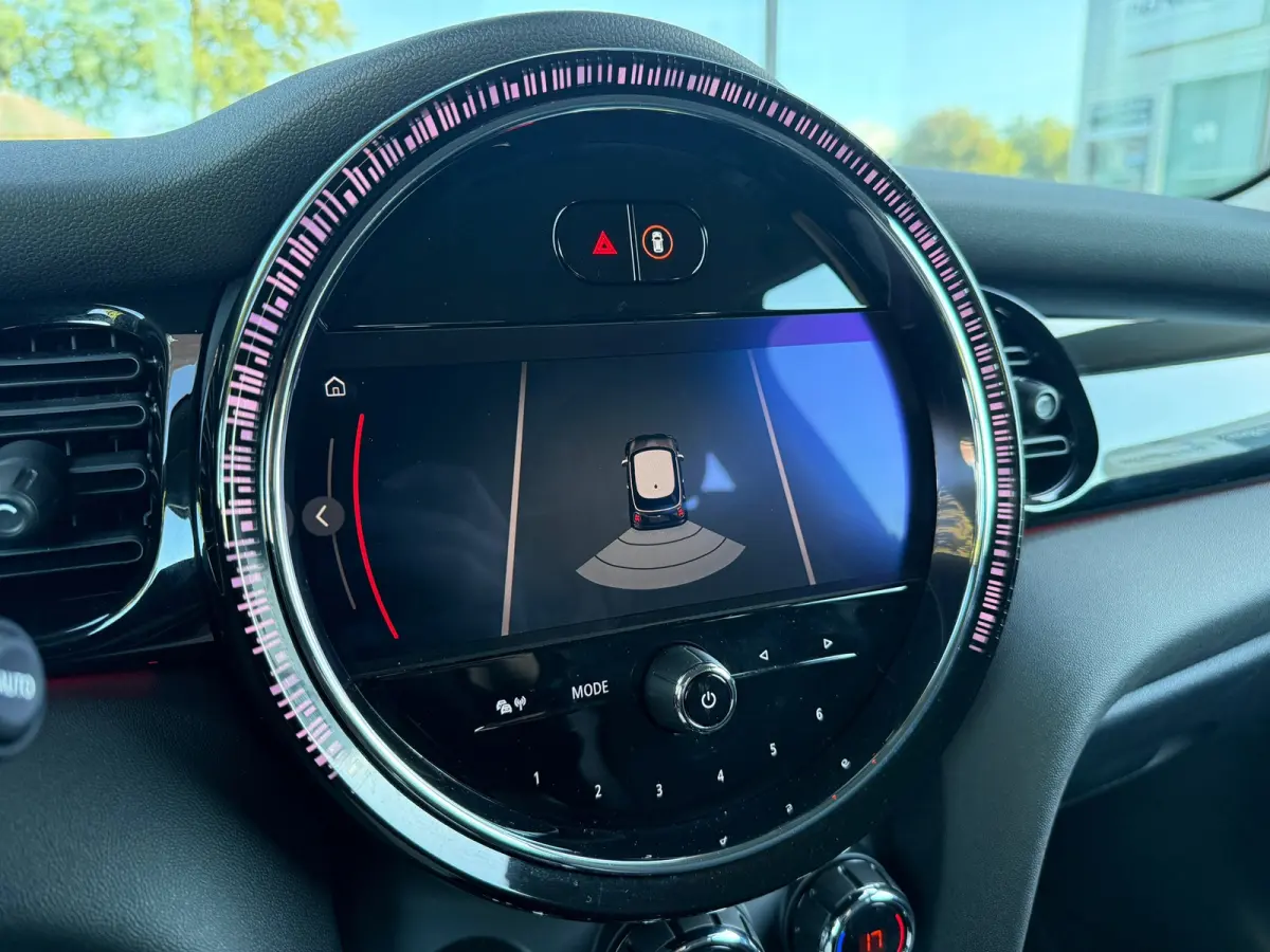 1.5 Cooper Camden Edition - Automaat - Navi - Climate - Org.NL