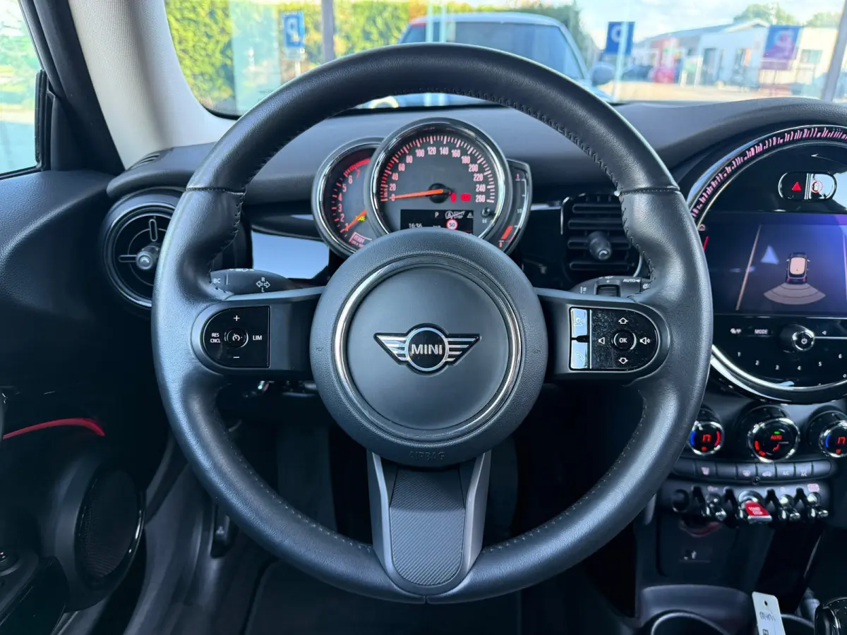 1.5 Cooper Camden Edition - Automaat - Navi - Climate - Org.NL