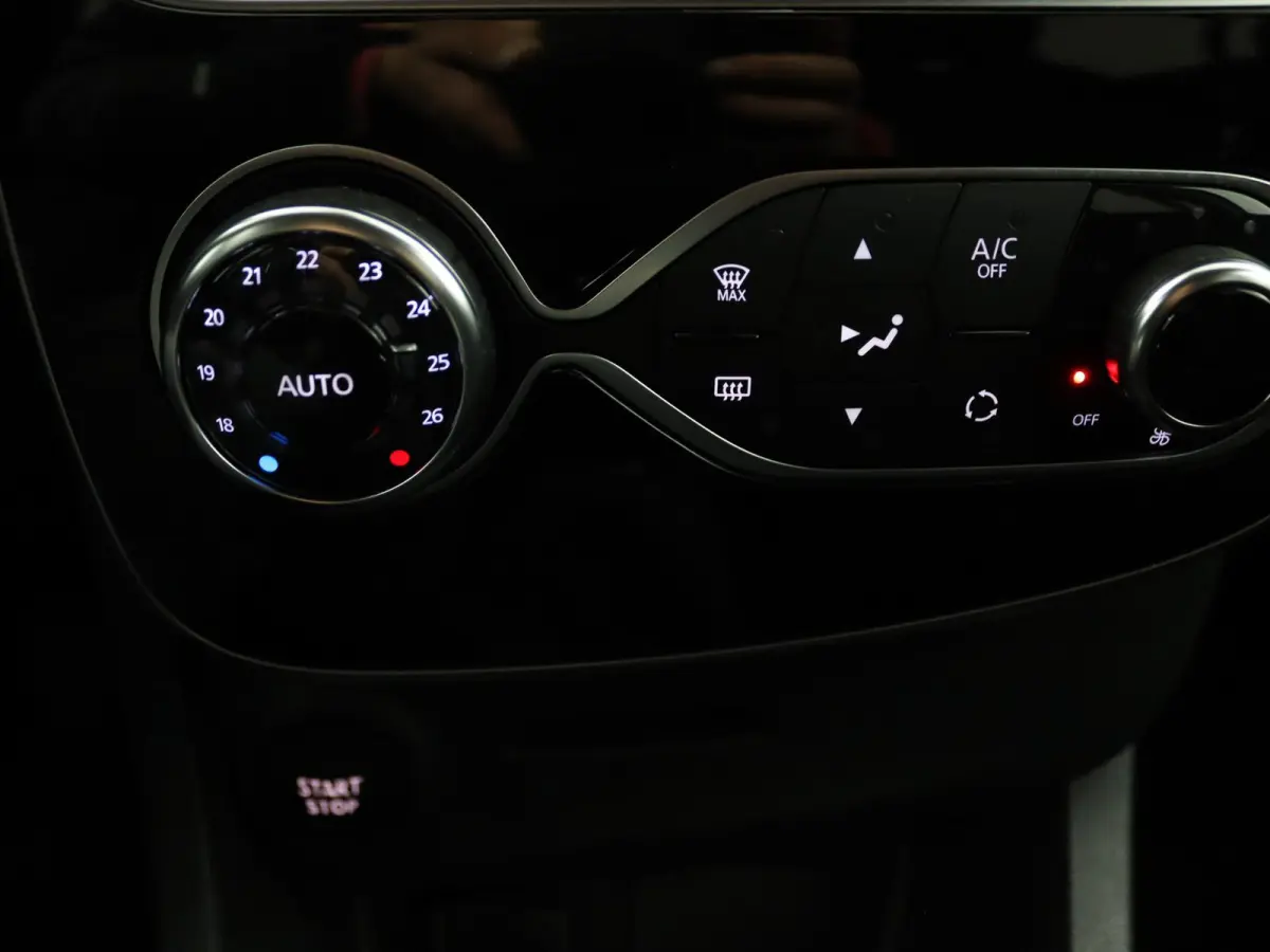 TCe 90 Limited | Parkeercamera | Climate Control |
