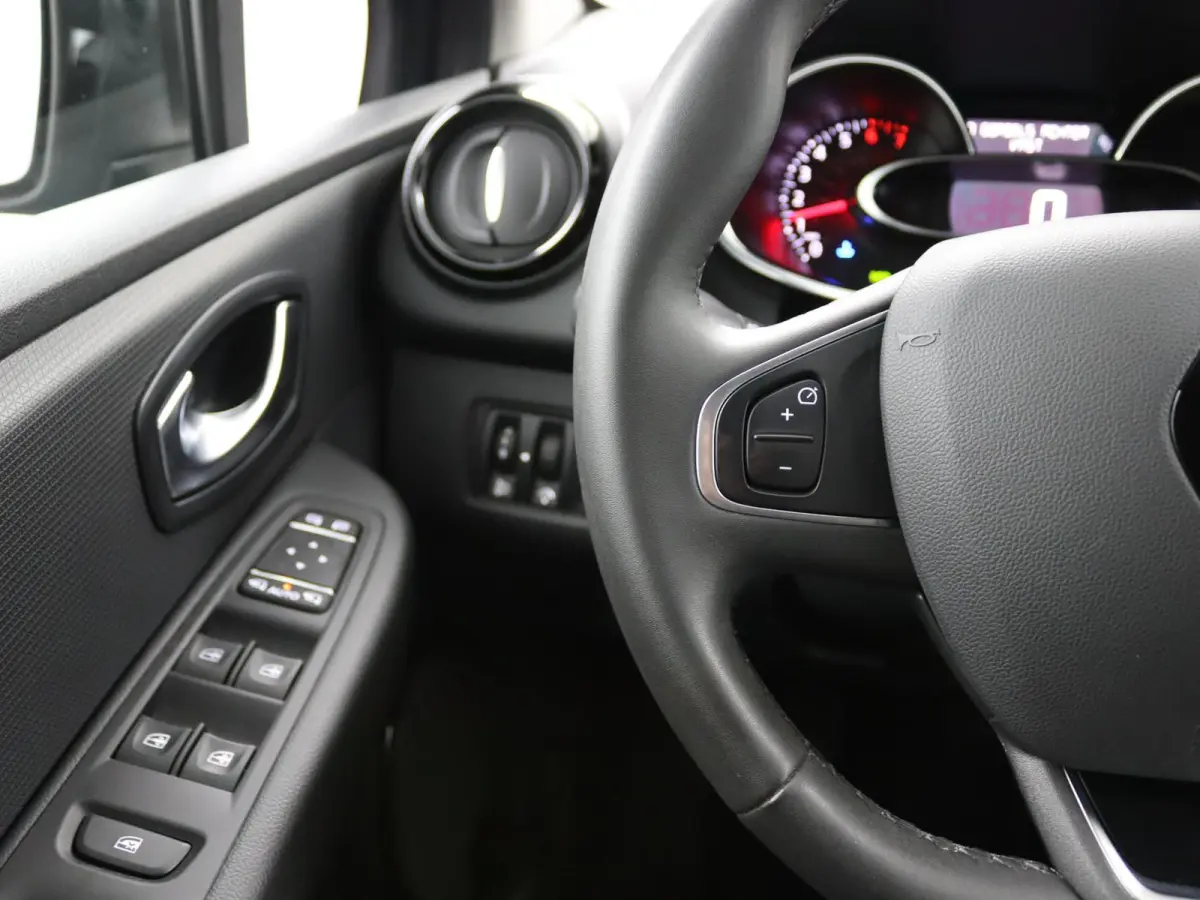 TCe 90 Limited | Parkeercamera | Climate Control |