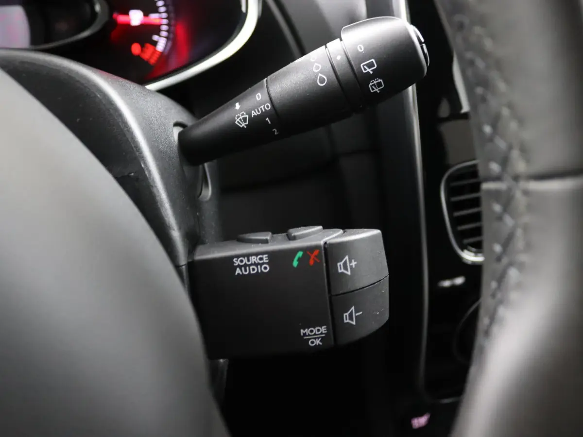 TCe 90 Limited | Parkeercamera | Climate Control |