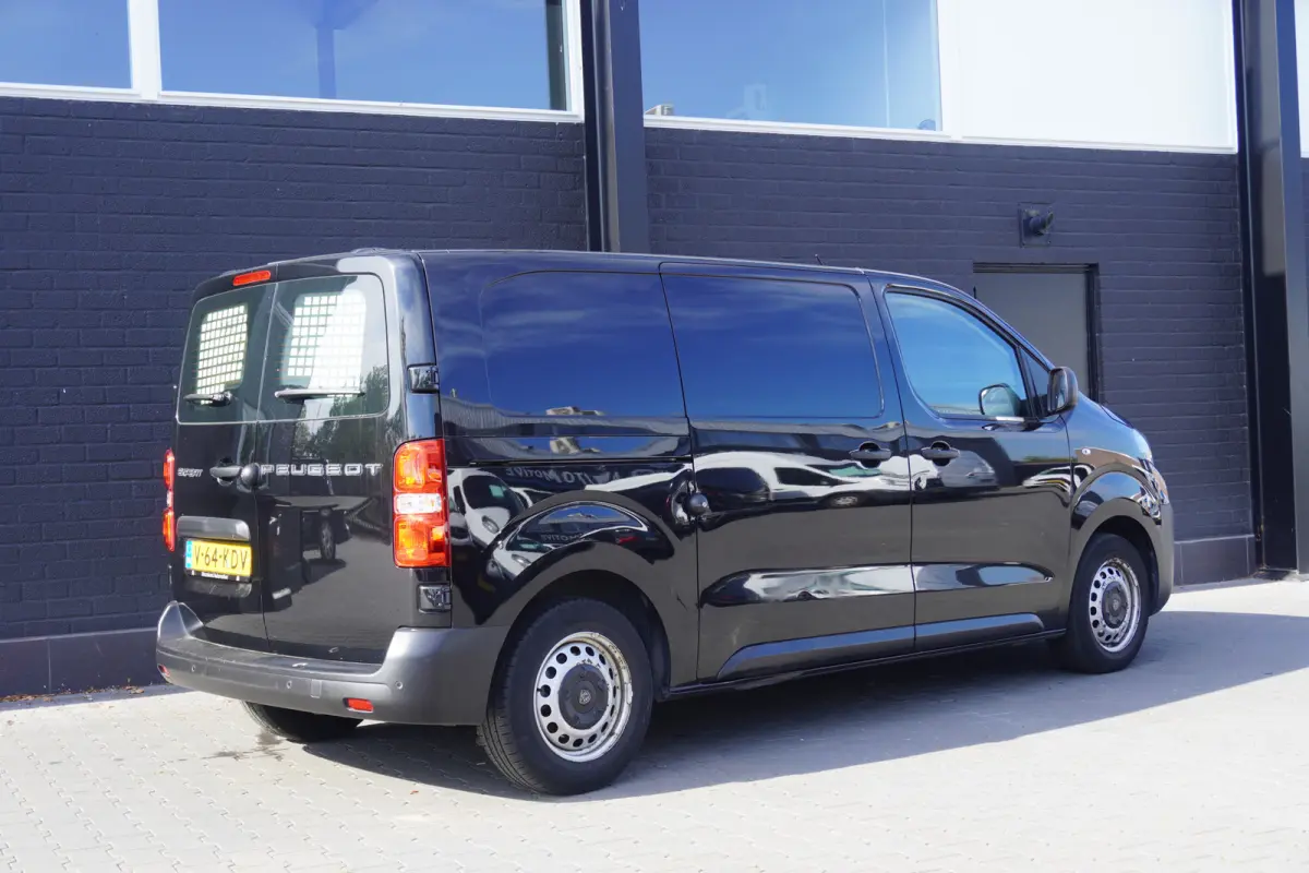 2.0 BlueHDi 145PK L2 Automaat EURO 6 -  Airco - Cruise - Camera - € 20.950,- Excl.