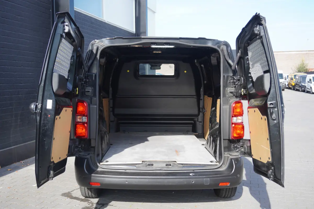2.0 BlueHDi 145PK L2 Automaat EURO 6 -  Airco - Cruise - Camera - € 20.950,- Excl.