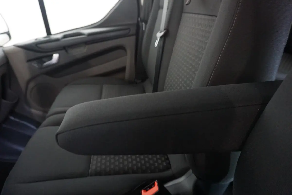 300 2.0 TDCI L2H1 Trend Dubbele Cabine Automaat Airco Navigatie Cruisecontrol Camera Parkeersensoren