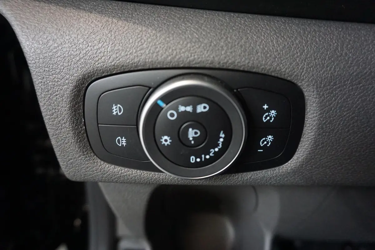 300 2.0 TDCI L2H1 Trend Dubbele Cabine Automaat Airco Navigatie Cruisecontrol Camera Parkeersensoren