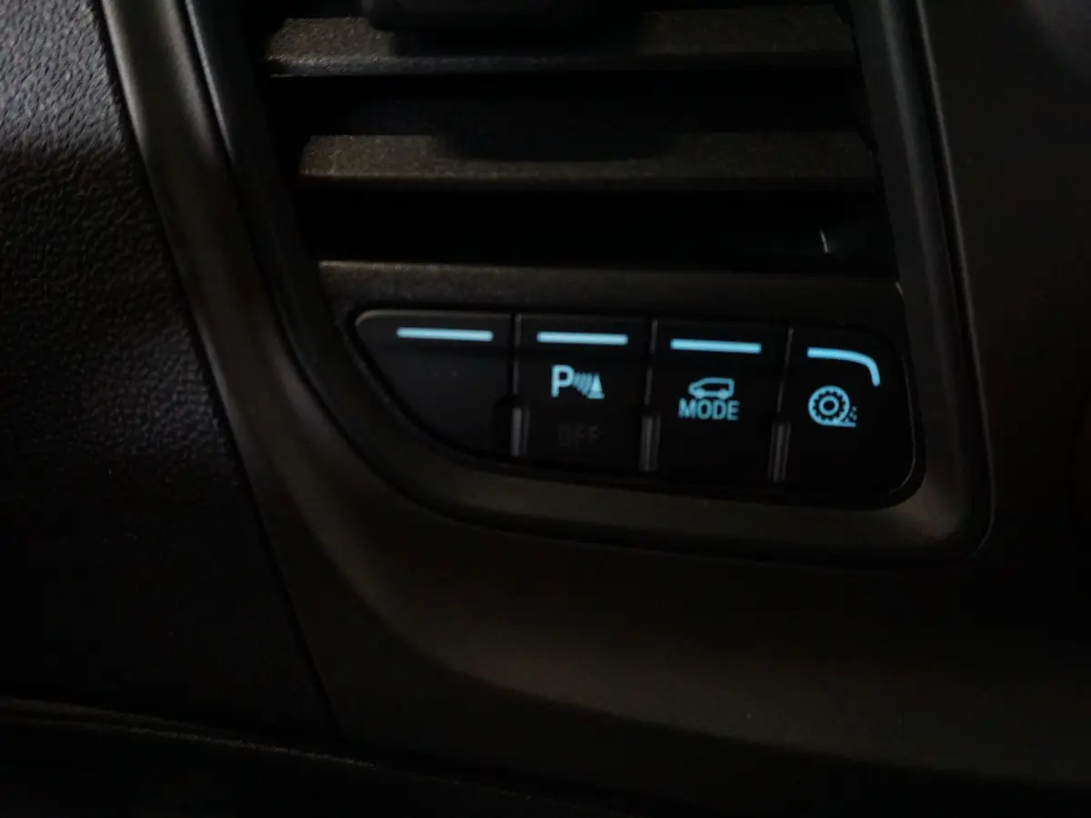 300 2.0 TDCI L2H1 Trend Dubbele Cabine Automaat Airco Navigatie Cruisecontrol Camera Parkeersensoren