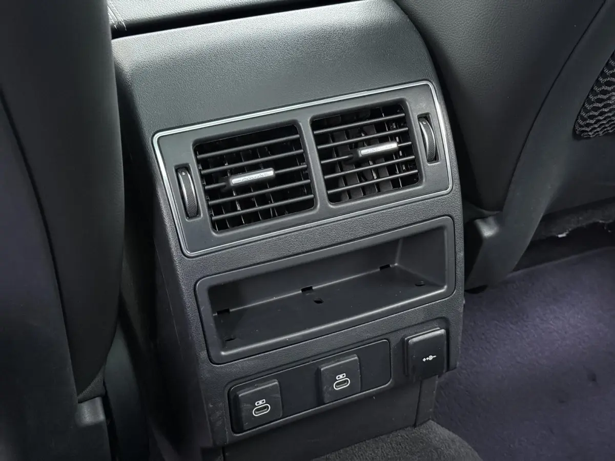 2.0 P400e PHEV HSE RIJKLAARPRIJS INCL 12 MND BOVAG GARANTIE| PANORAMA DAK | EL.STOELEN MET GEHEUGEN | HEAD UP | STOEL + STUUR VERWARMING | LEDER| 360 CAMERA