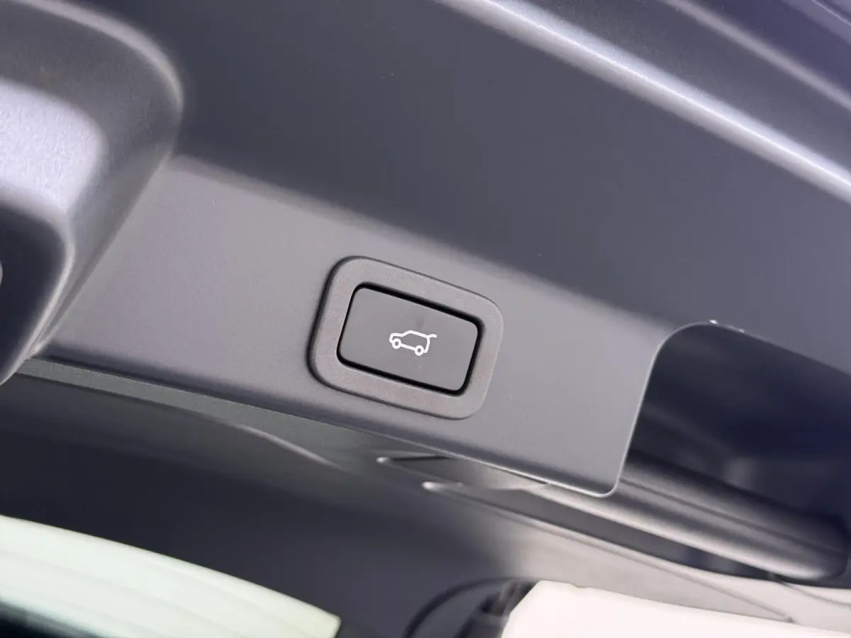2.0 P400e PHEV HSE RIJKLAARPRIJS INCL 12 MND BOVAG GARANTIE| PANORAMA DAK | EL.STOELEN MET GEHEUGEN | HEAD UP | STOEL + STUUR VERWARMING | LEDER| 360 CAMERA