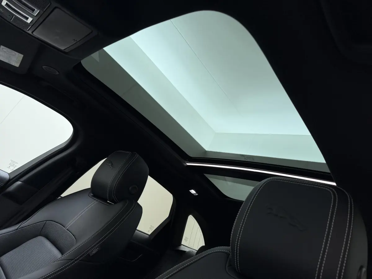 2.0 P400e PHEV HSE RIJKLAARPRIJS INCL 12 MND BOVAG GARANTIE| PANORAMA DAK | EL.STOELEN MET GEHEUGEN | HEAD UP | STOEL + STUUR VERWARMING | LEDER| 360 CAMERA
