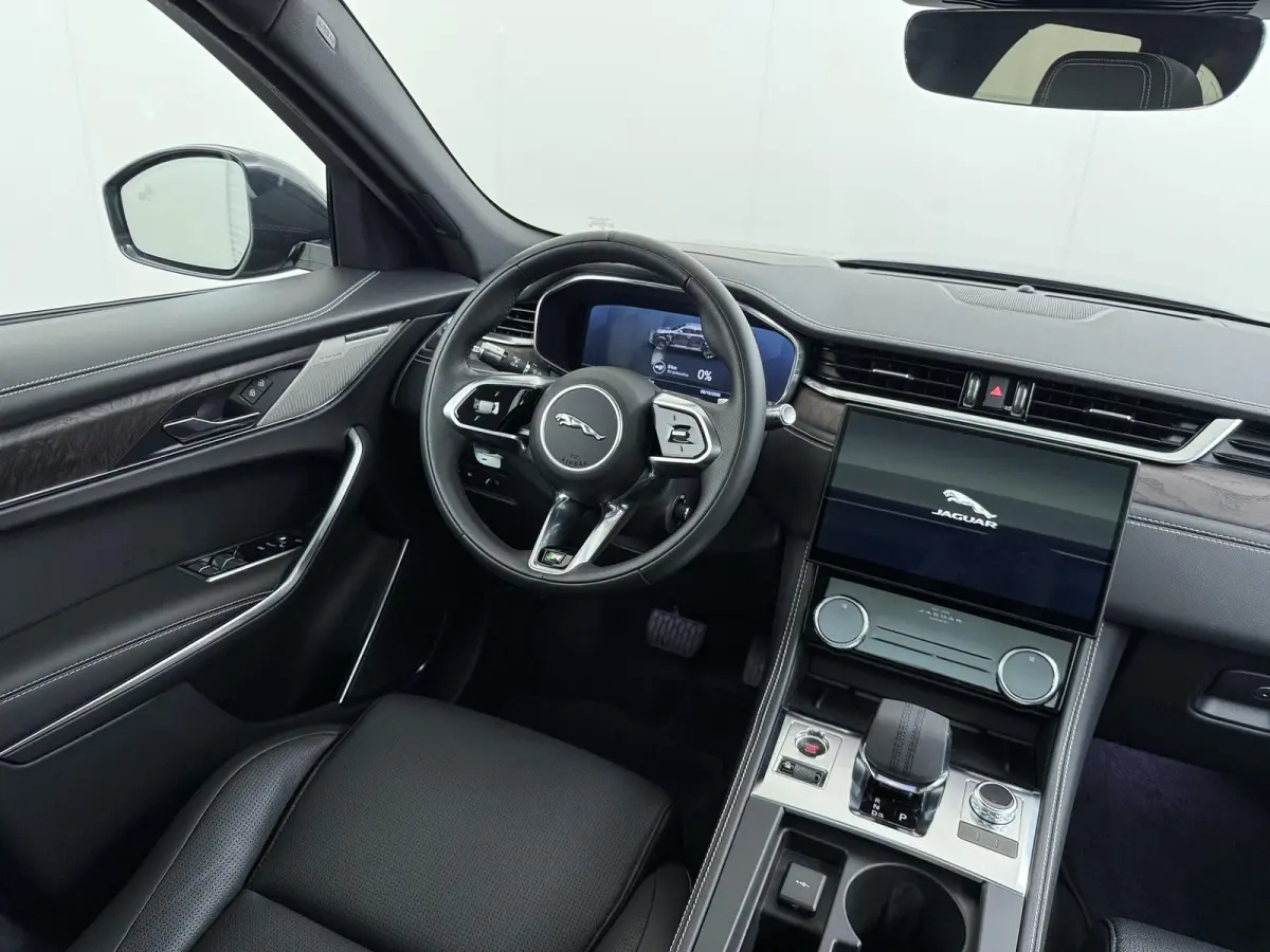 2.0 P400e PHEV HSE RIJKLAARPRIJS INCL 12 MND BOVAG GARANTIE| PANORAMA DAK | EL.STOELEN MET GEHEUGEN | HEAD UP | STOEL + STUUR VERWARMING | LEDER| 360 CAMERA