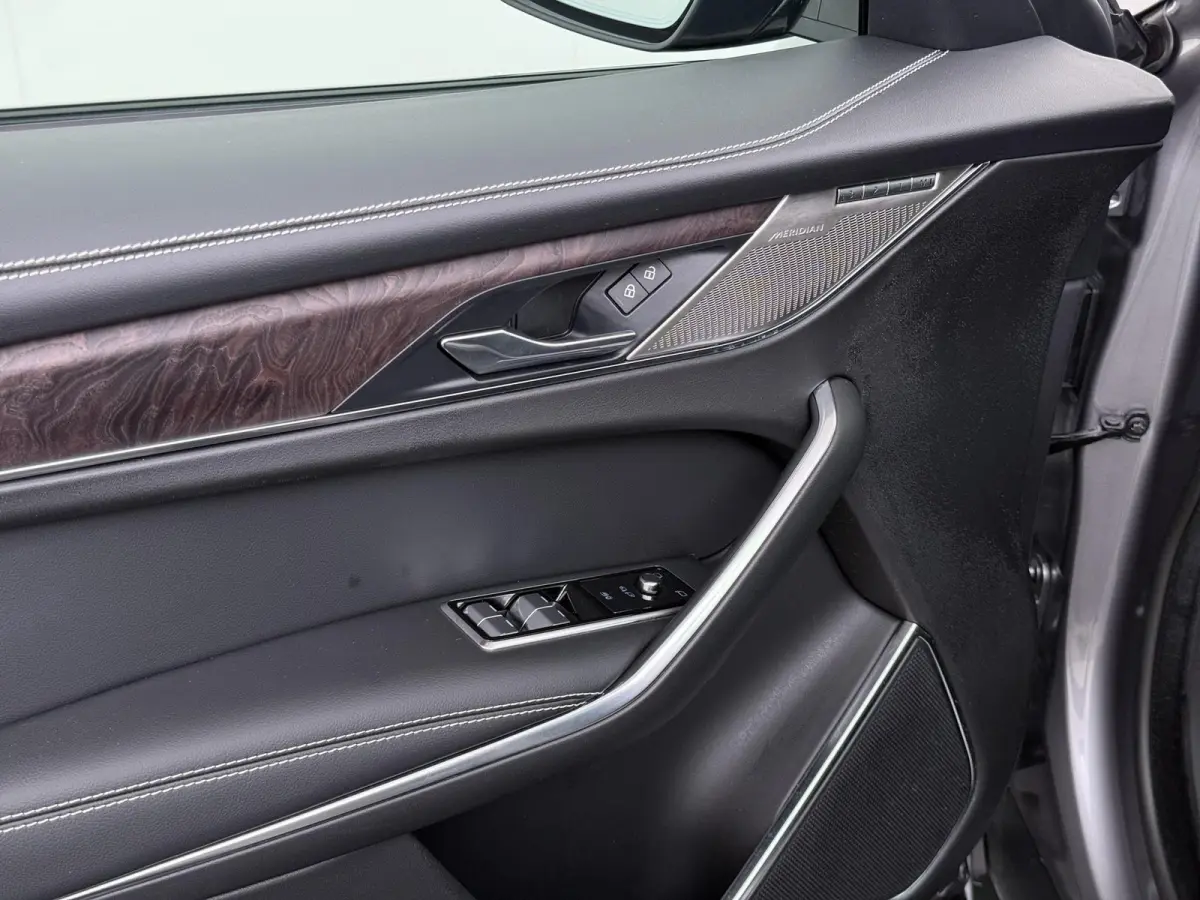 2.0 P400e PHEV HSE RIJKLAARPRIJS INCL 12 MND BOVAG GARANTIE| PANORAMA DAK | EL.STOELEN MET GEHEUGEN | HEAD UP | STOEL + STUUR VERWARMING | LEDER| 360 CAMERA