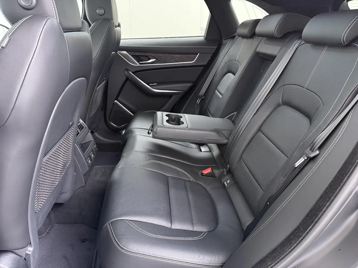 2.0 P400e PHEV HSE RIJKLAARPRIJS INCL 12 MND BOVAG GARANTIE| PANORAMA DAK | EL.STOELEN MET GEHEUGEN | HEAD UP | STOEL + STUUR VERWARMING | LEDER| 360 CAMERA