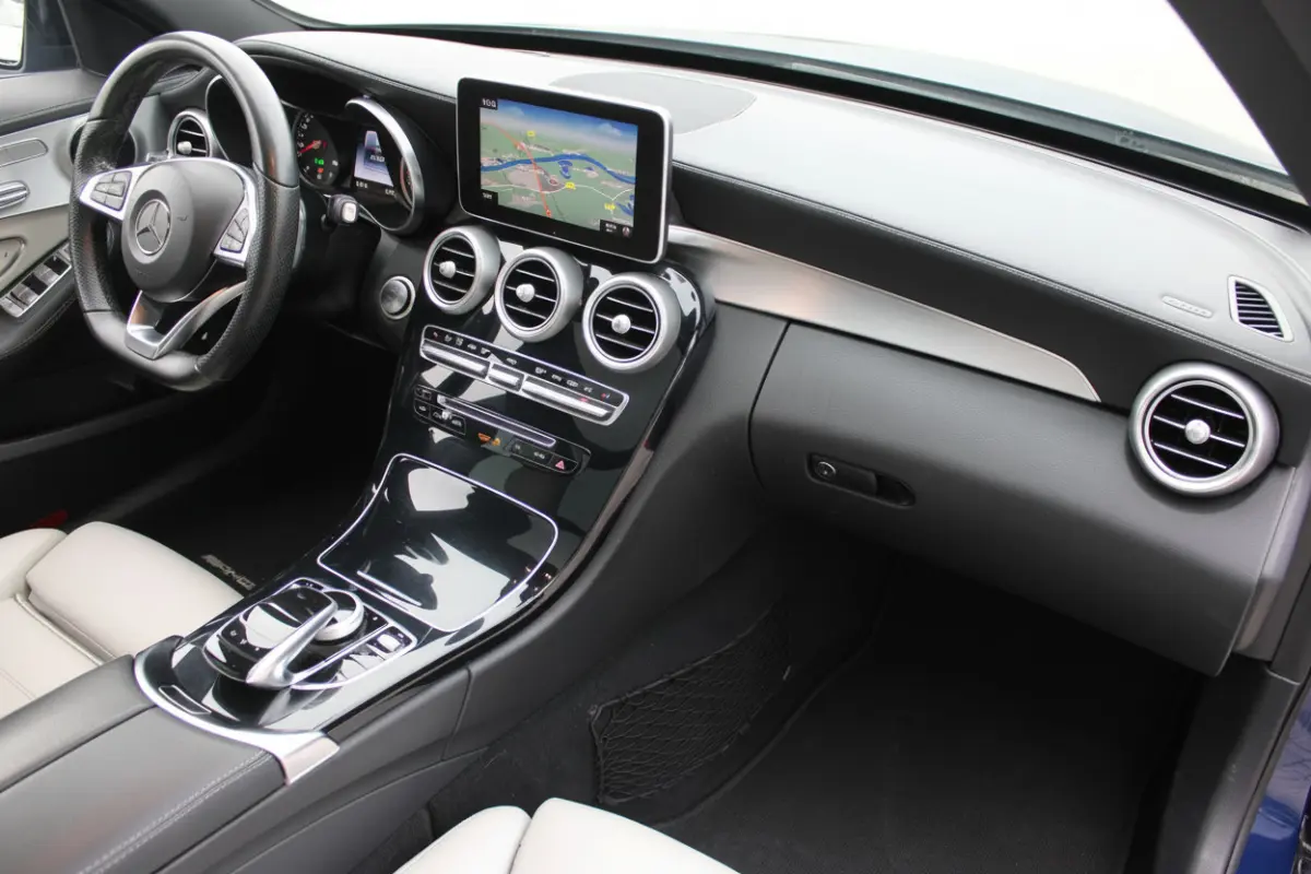 400 AUT9 4MATIC AMG Line NIGHT PAKKET PANORAMADAK HEAD-UP LUCHTVERING LEDER MEMORY TREKHAAK 19''