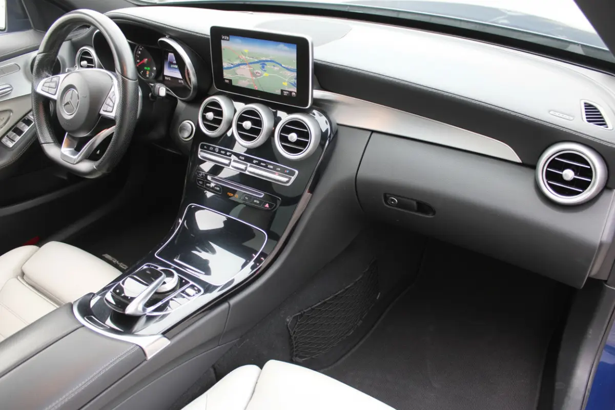 400 AUT9 4MATIC AMG Line NIGHT PAKKET PANORAMADAK HEAD-UP LUCHTVERING LEDER MEMORY TREKHAAK 19''