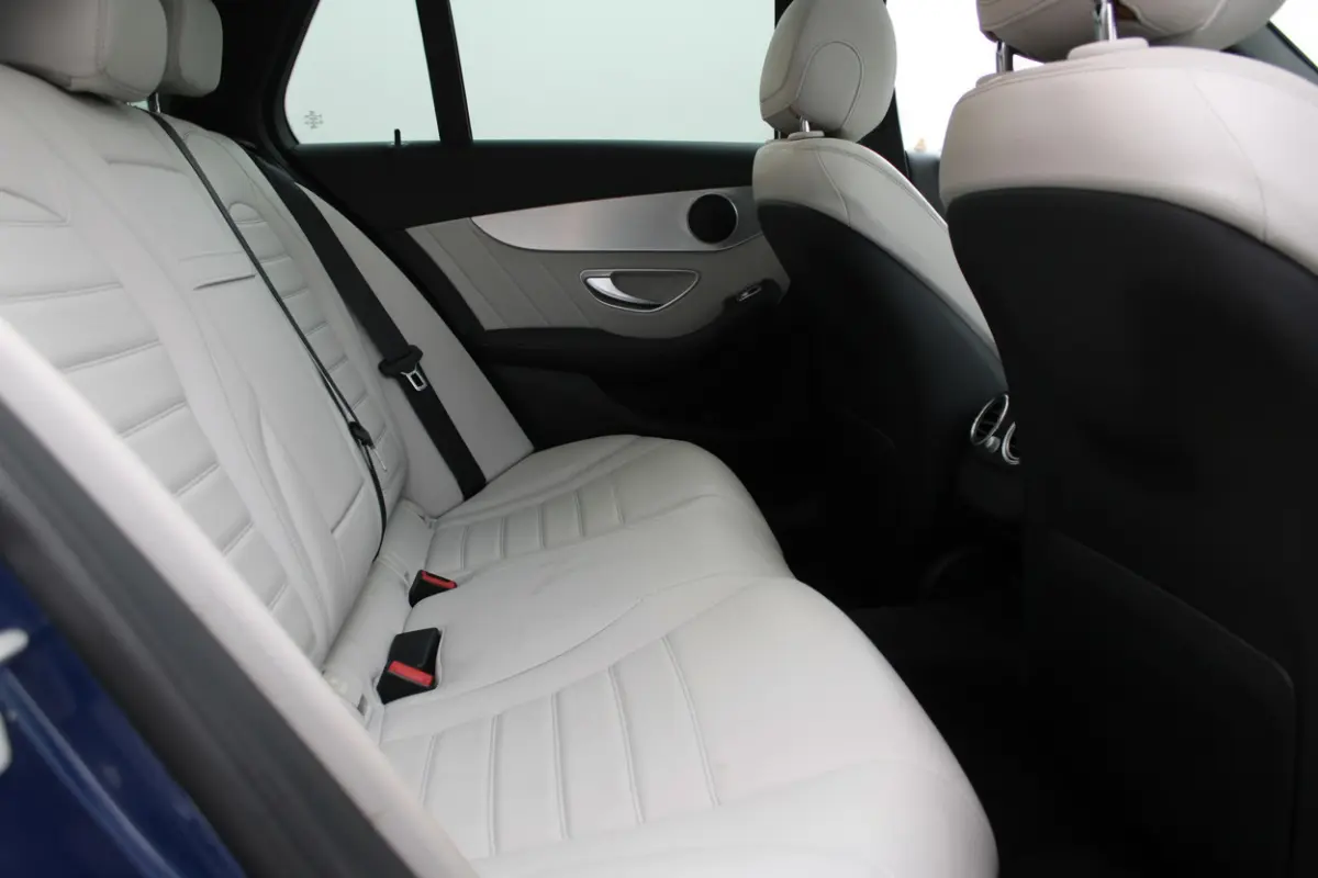 400 AUT9 4MATIC AMG Line NIGHT PAKKET PANORAMADAK HEAD-UP LUCHTVERING LEDER MEMORY TREKHAAK 19''