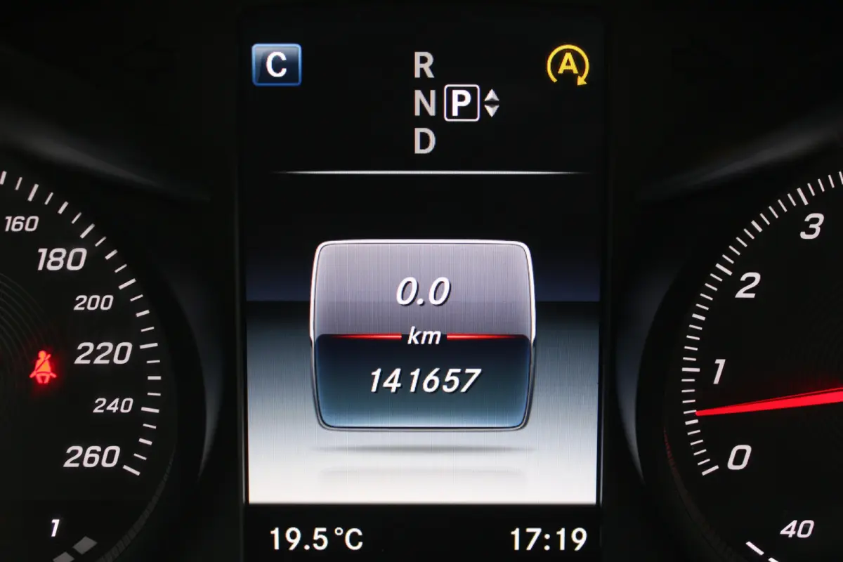 400 AUT9 4MATIC AMG Line NIGHT PAKKET PANORAMADAK HEAD-UP LUCHTVERING LEDER MEMORY TREKHAAK 19''