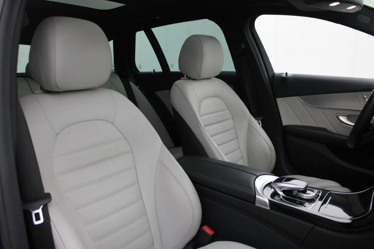 400 AUT9 4MATIC AMG Line NIGHT PAKKET PANORAMADAK HEAD-UP LUCHTVERING LEDER MEMORY TREKHAAK 19''