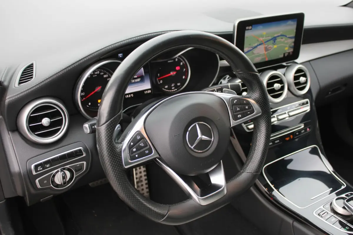 400 AUT9 4MATIC AMG Line NIGHT PAKKET PANORAMADAK HEAD-UP LUCHTVERING LEDER MEMORY TREKHAAK 19''