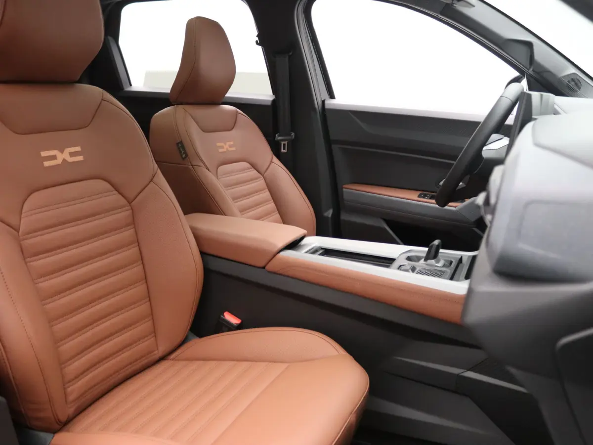 "Signature Stam" 155pk Hybrid Limited Edition Leder Dakar Cognac /Apple Carplay/Android Auto | Panoramadak
