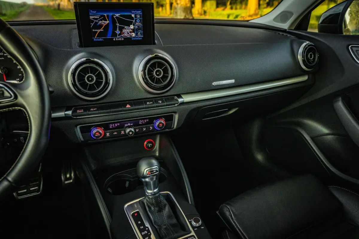 1.4 TFSI CoD Ambiente Pro Line Plus | Leer
