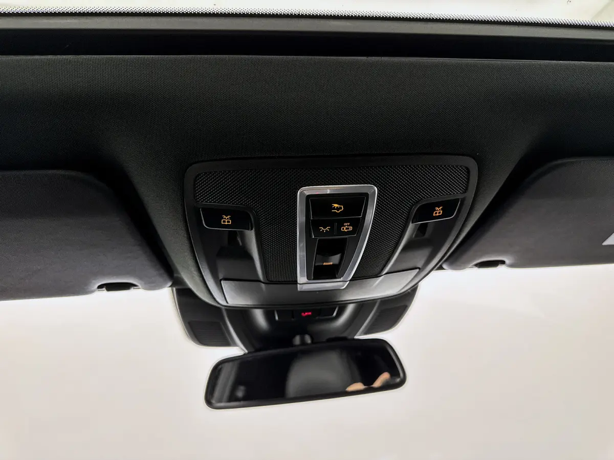 350 D 4MATIC AMG Line Grijs kenteken Pano Leder Distronic Trekhaak uitklapbaar Navigatie Camera VAN