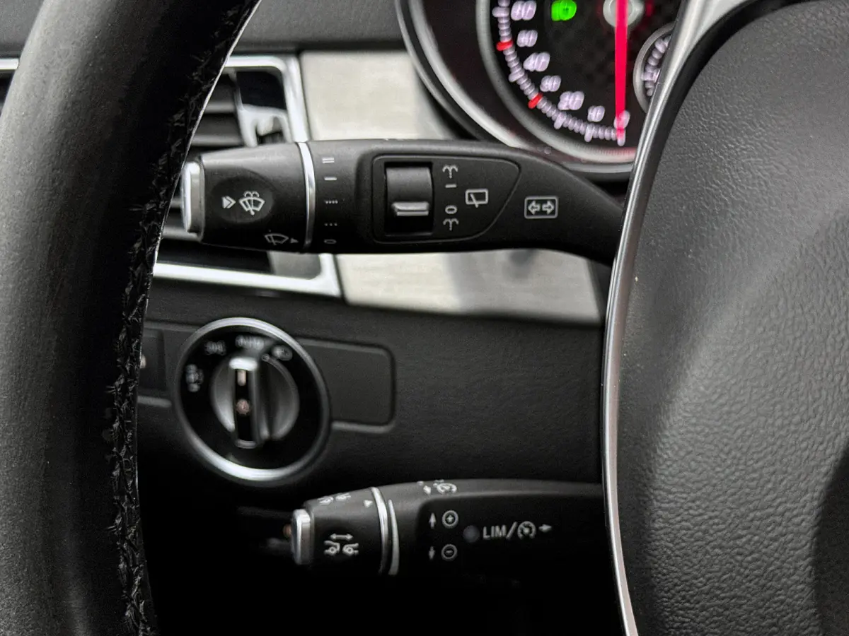 350 D 4MATIC AMG Line Grijs kenteken Pano Leder Distronic Trekhaak uitklapbaar Navigatie Camera VAN