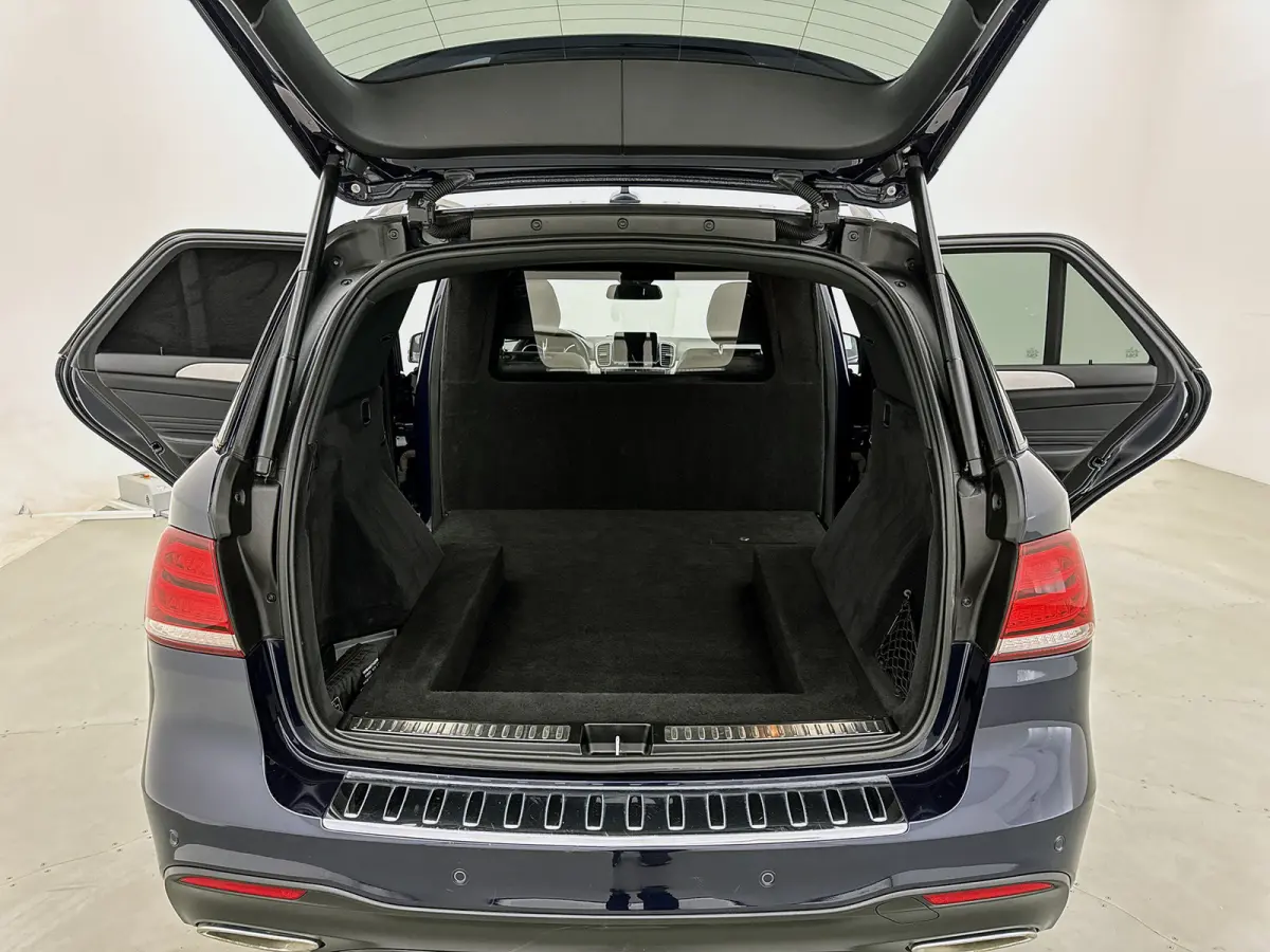 350 D 4MATIC AMG Line Grijs kenteken Pano Leder Distronic Trekhaak uitklapbaar Navigatie Camera VAN