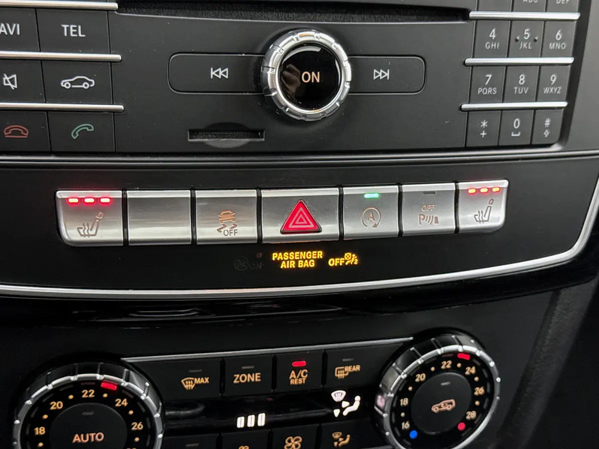 350 D 4MATIC AMG Line Grijs kenteken Pano Leder Distronic Trekhaak uitklapbaar Navigatie Camera VAN