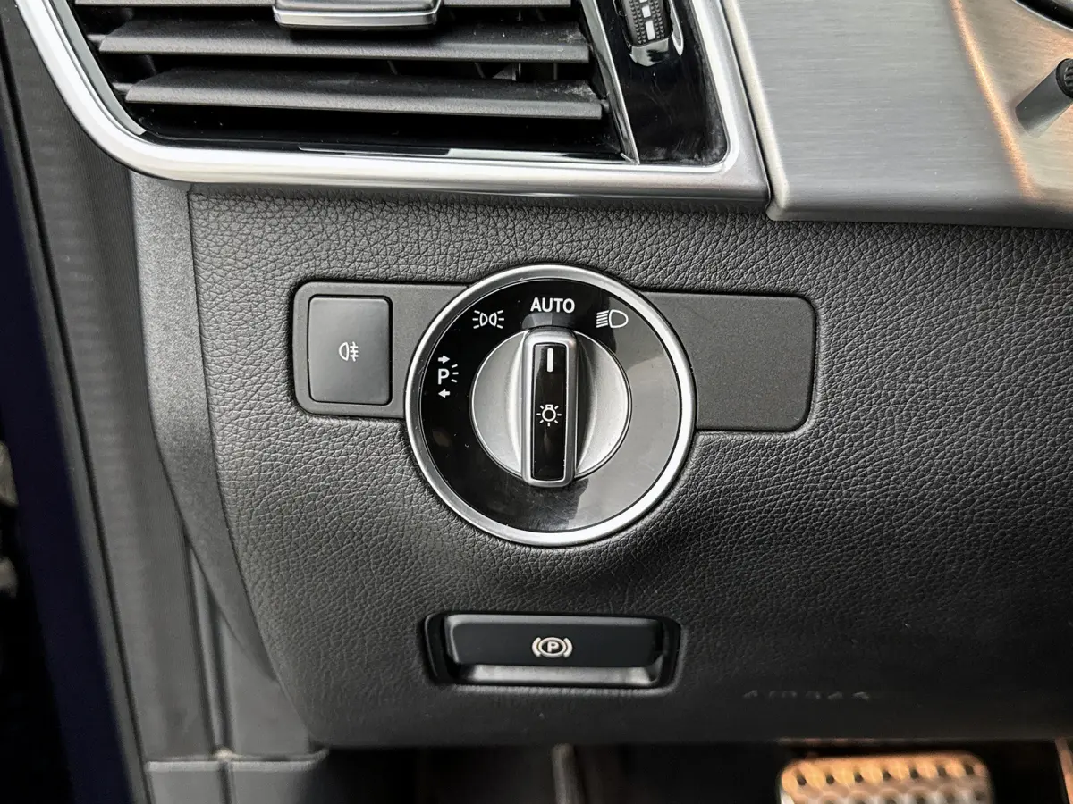 350 D 4MATIC AMG Line Grijs kenteken Pano Leder Distronic Trekhaak uitklapbaar Navigatie Camera VAN