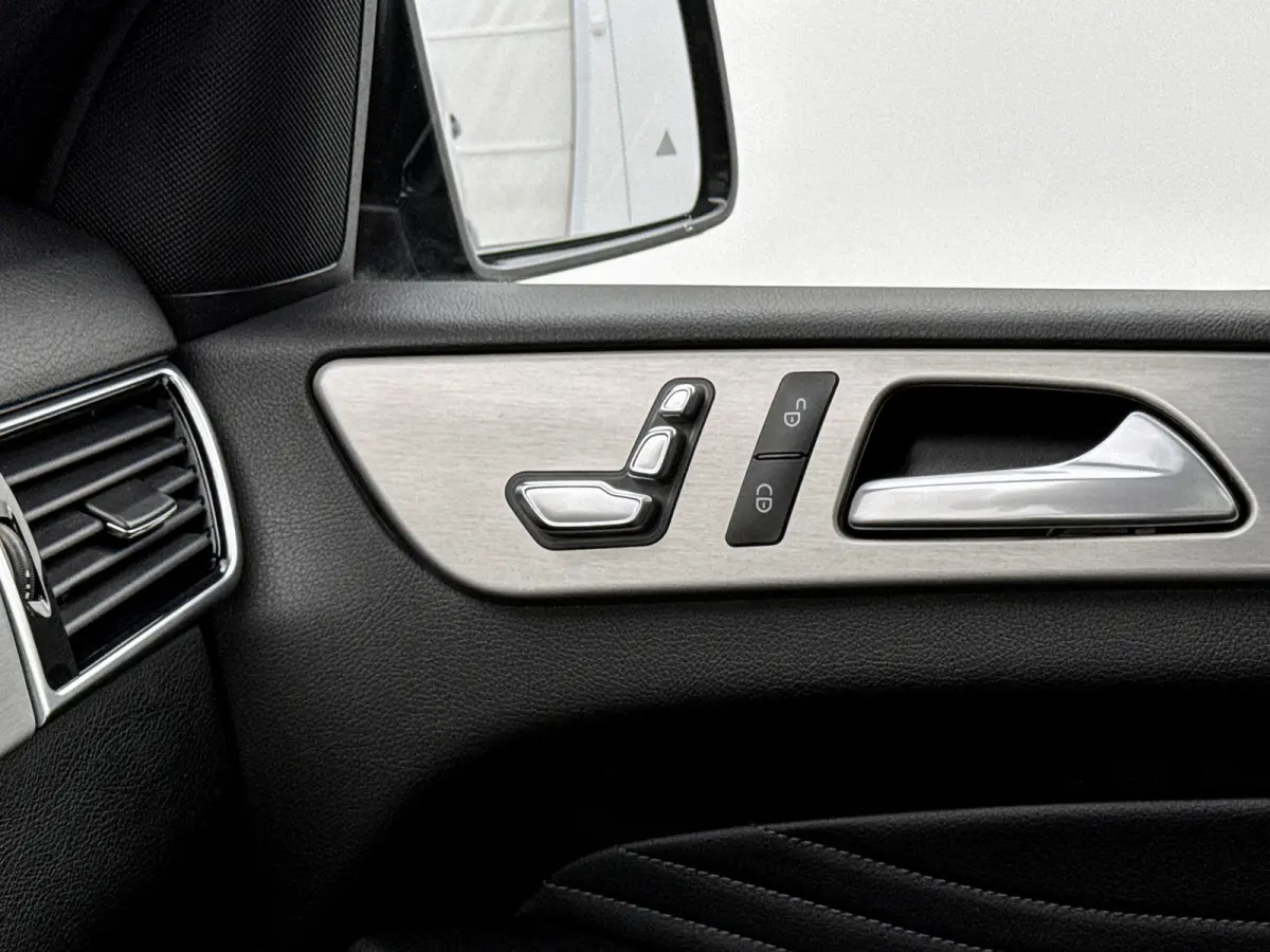 350 D 4MATIC AMG Line Grijs kenteken Pano Leder Distronic Trekhaak uitklapbaar Navigatie Camera VAN