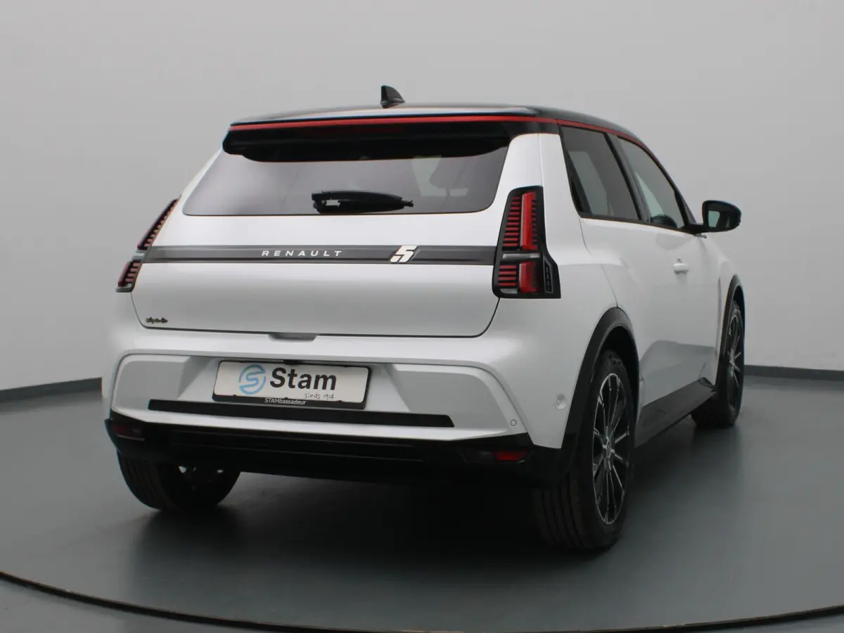 "Signature Stam" Iconic comfort range 52 kWh Leder Paris Black / openR-link infotainmentsysteem met Google-integratie/ V2G