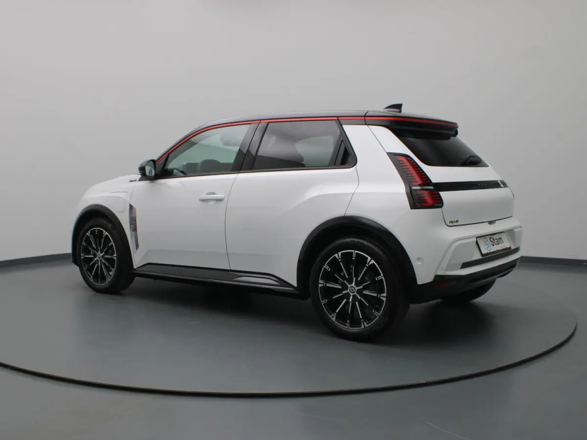 "Signature Stam" Iconic comfort range 52 kWh Leder Paris Black / openR-link infotainmentsysteem met Google-integratie/ V2G