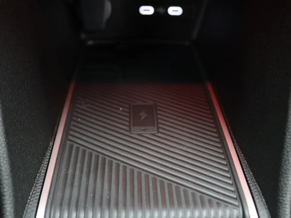 "Signature Stam" Iconic comfort range 52 kWh Leder Paris Black / openR-link infotainmentsysteem met Google-integratie/ V2G