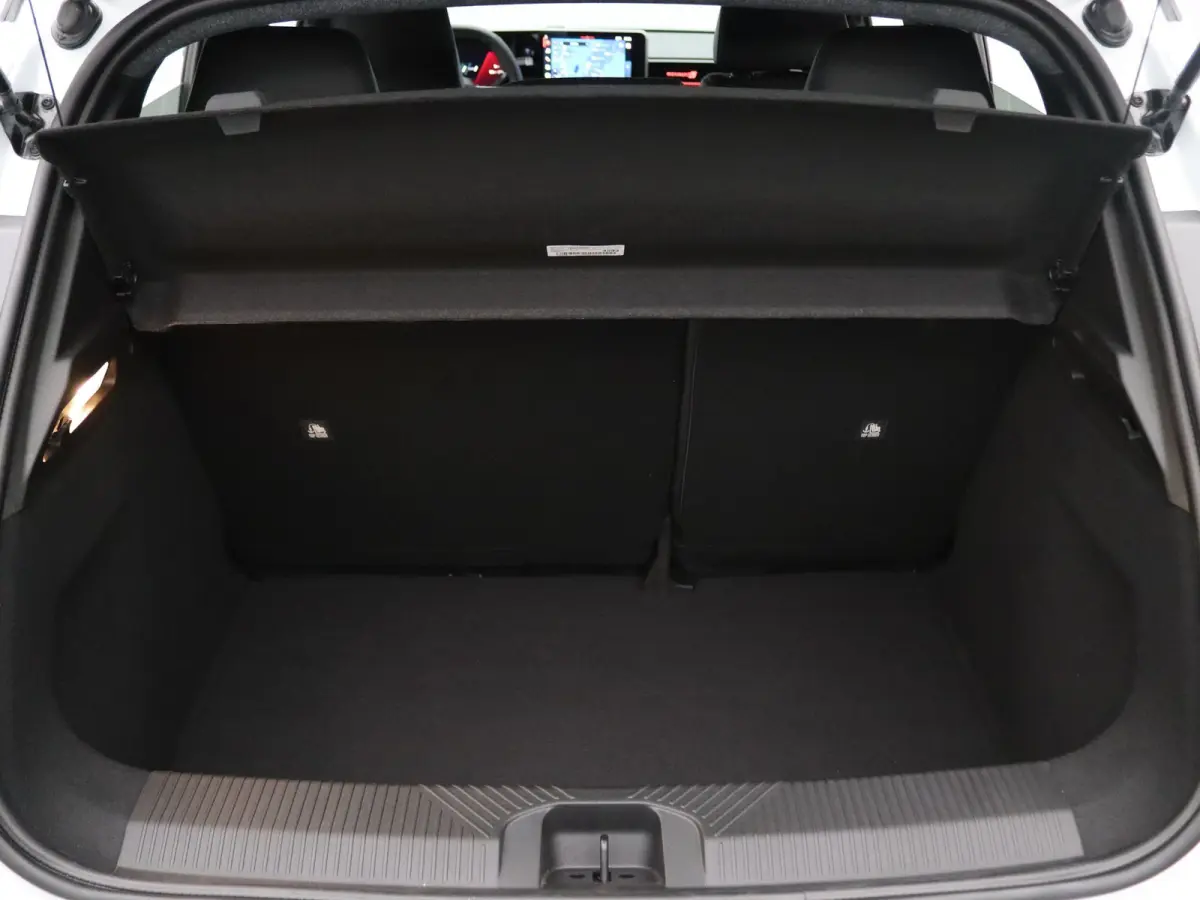 "Signature Stam" Iconic comfort range 52 kWh Leder Paris Black / openR-link infotainmentsysteem met Google-integratie/ V2G
