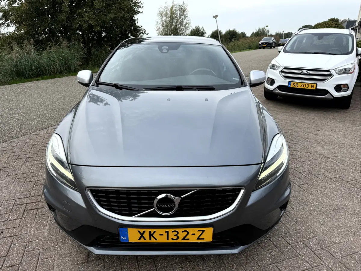1.5 T3 Polar+ Sport R-Design Panoramadak, Camera, 17''Lmv